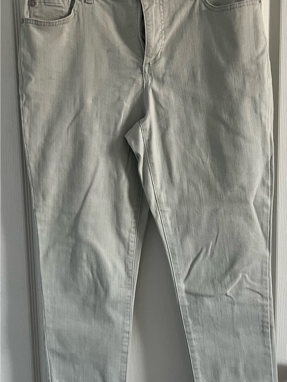 Bandolino Women's Chinos in Light Gray Size 8